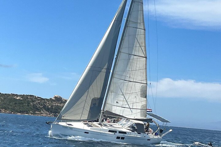 Sailing boat tour in the Maddalena Archipelago