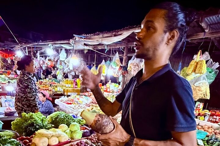 Ultimate Phnom Penh Food Tour by Tuk Tuk: 20 Tastings and Drinks
