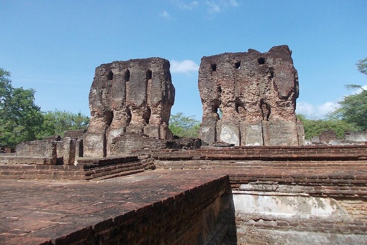 Private Polonnaruwa Ruins & Minneriya Safari Tour from Sigiriya
