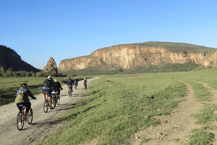 Day Trip to Hell's Gate and Lake Naivasha Boat Ride from Nairobi