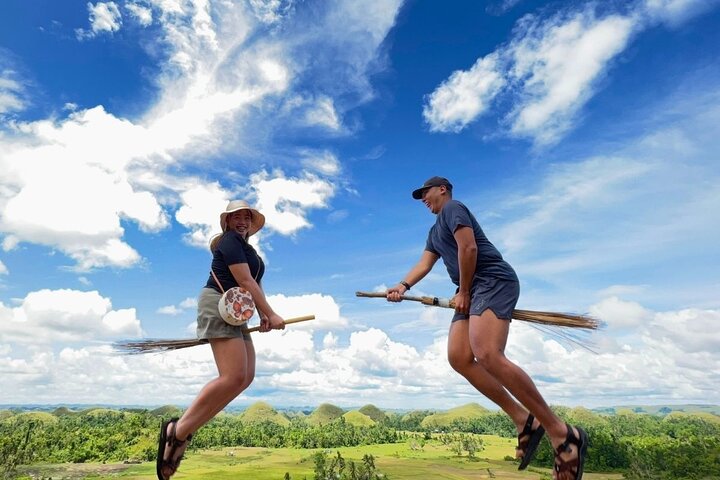 Bohol Chocolate Hills, Tarsiers & Loboc River Shared Tour