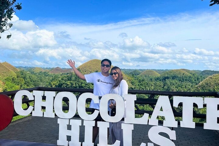 Bohol Chocolate Hills, Tarsiers & Loboc River Shared Tour