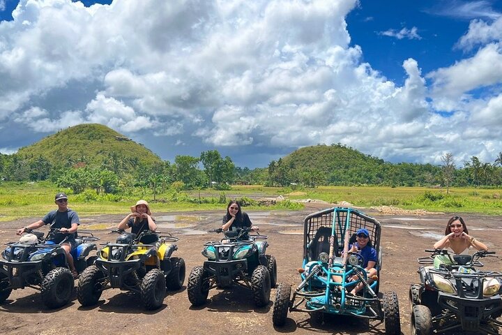 Bohol Chocolate Hills, Tarsiers & Loboc River Shared Tour