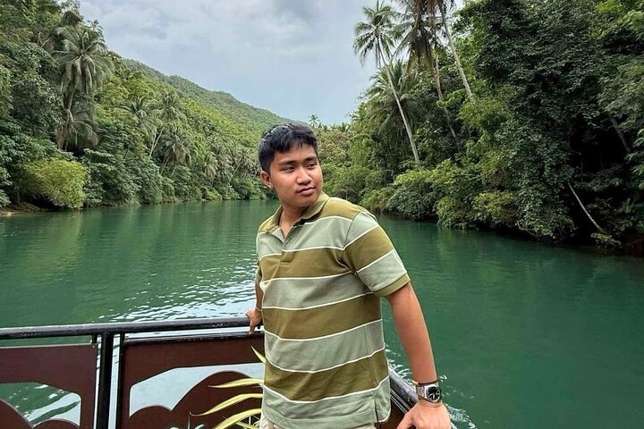 Bohol Chocolate Hills, Tarsiers & Loboc River Shared Tour