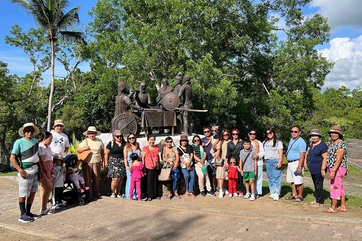 Bohol Chocolate Hills, Tarsiers & Loboc River Shared Tour