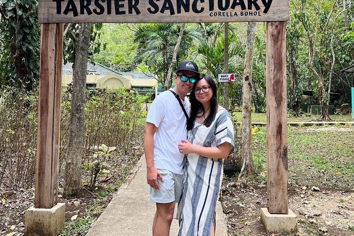 Private Bohol Tour: Chocolate Hills, Tarsiers & Loboc River