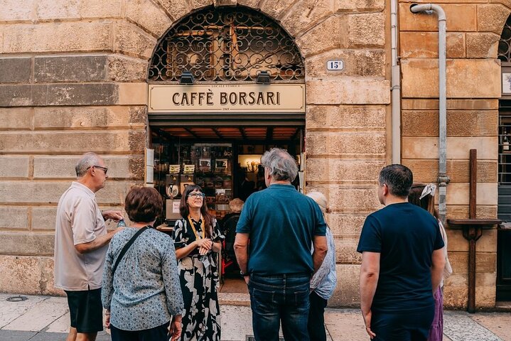 Verona All in one: Food Walking Tour, Lunch & Wine