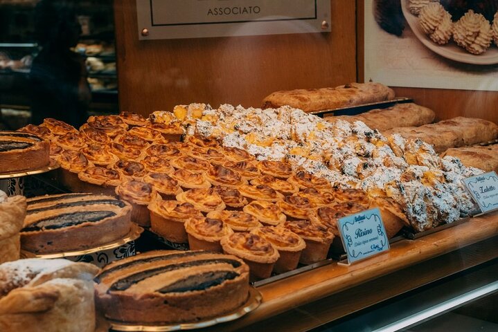 Verona All in one: Food Walking Tour, Lunch & Wine