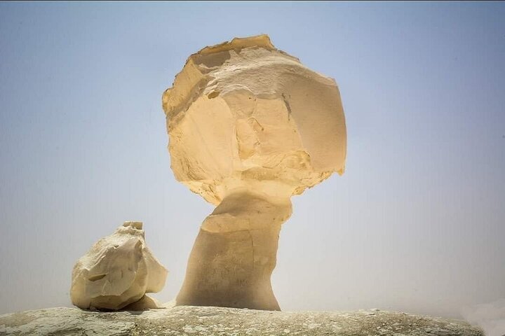 2-Day Bahariya Oasis White and Black Overnight Camping Jeep Tour