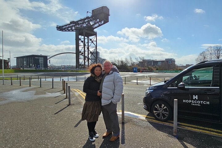 Edinburgh: Privately Guided Day Tour of Glasgow in Luxury Minivan
