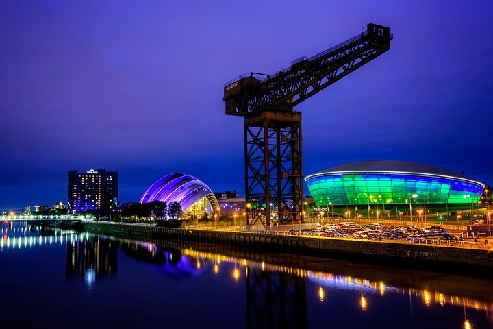 Edinburgh: Privately Guided Day Tour of Glasgow in Luxury Minivan
