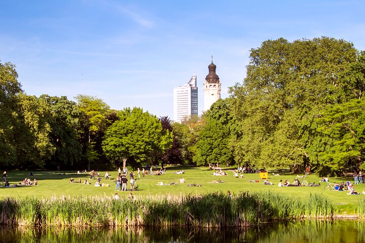 Leipzig exclusive : Guided bike tour for a private group