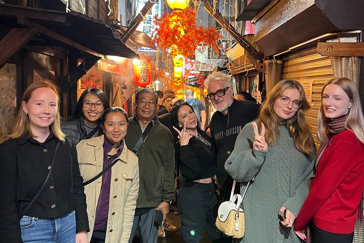 Tokyo: Shinjuku Food Tour (13 Dishes at 4 Local Eateries)