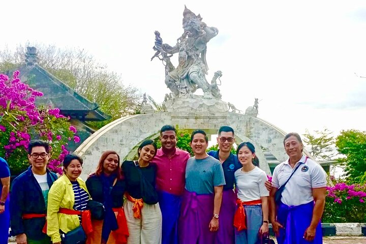 Uluwatu Temple Entry and Kecak Fire Dance Ticket