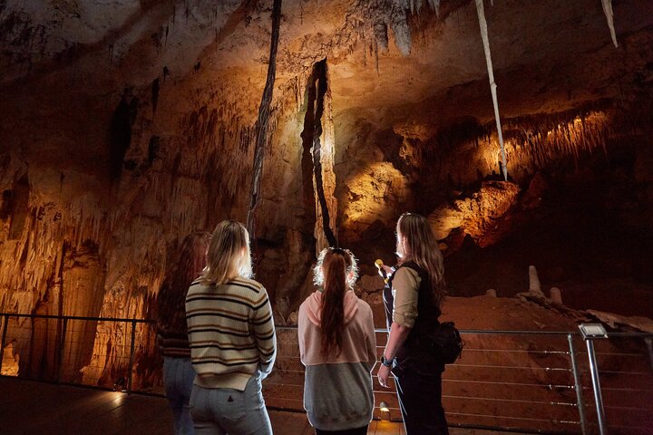 Jewel Cave Fully-guided Tour (Located in Western Australia)