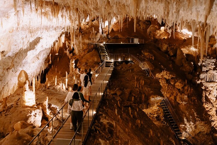 Jewel Cave Fully-guided Tour (Located in Western Australia)
