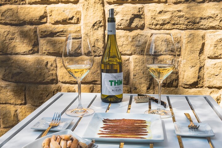 Visit to the winery with a tasting of 3 wines and appetizers