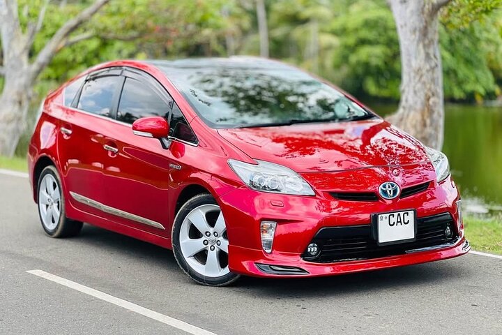 Sri Lanka Car and Driver Hire - Private Driver and Chauffeur