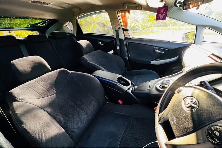 Sri Lanka Car and Driver Hire - Private Driver and Chauffeur
