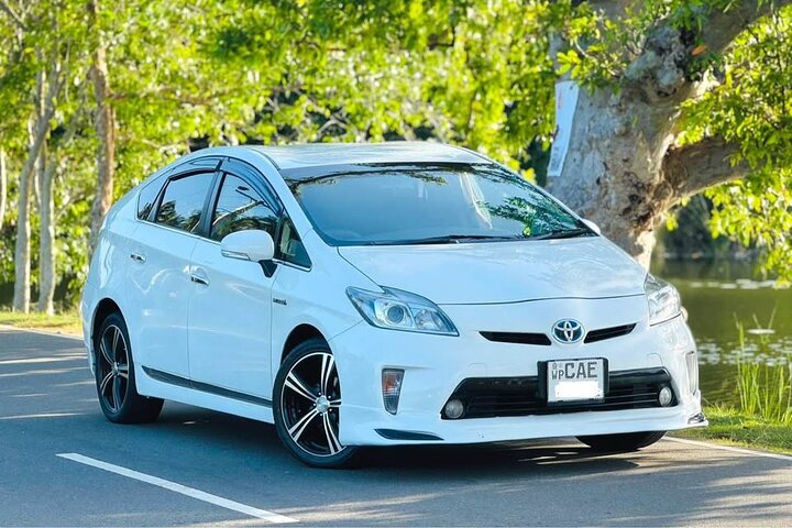 Sri Lanka Car and Driver Hire - Private Driver and Chauffeur