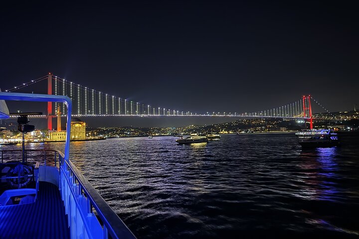 Enjoy Istanbul’s Bosphorus:2-Hour Daytime, Sunset & Night Cruises