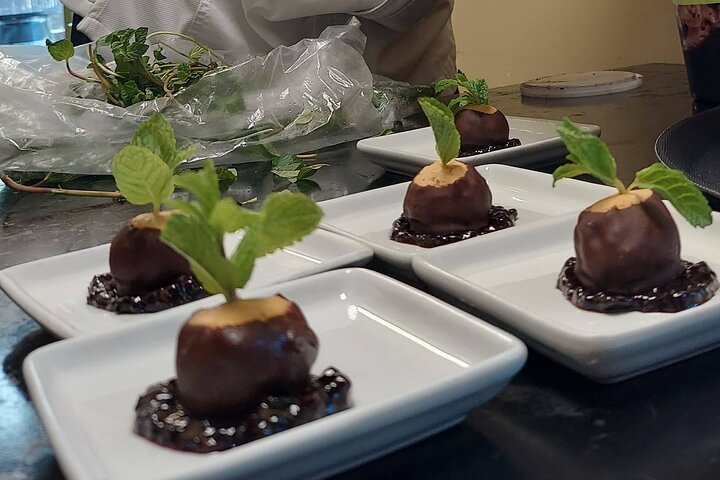 Healdsburg Wine and Food Pairing Guided Walking Tour
