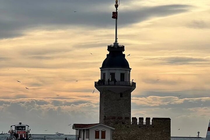 Enjoy Istanbul’s Bosphorus:2-Hour Daytime, Sunset & Night Cruises