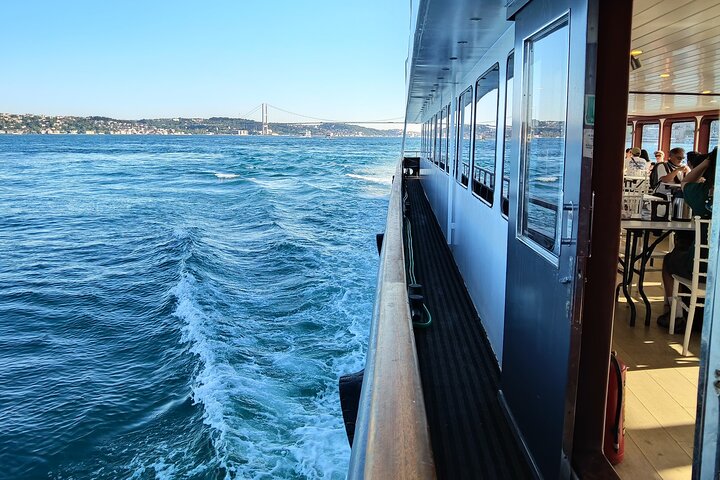 Enjoy Istanbul’s Bosphorus:2-Hour Daytime, Sunset & Night Cruises