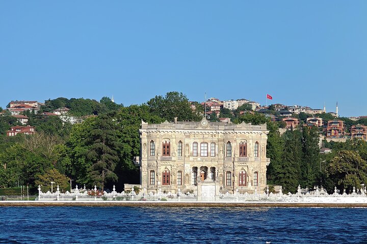 Enjoy Istanbul’s Bosphorus:2-Hour Daytime, Sunset & Night Cruises
