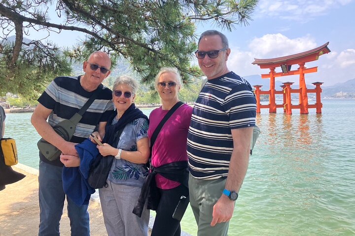 Hiroshima & Miyajima Private Custom Tour with Local Guide