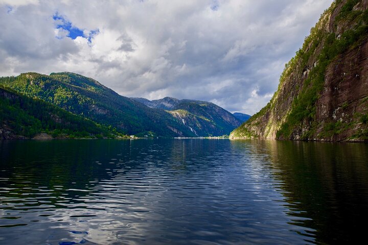 Bergen Mostraumen Fjord Cruise with Live Guide