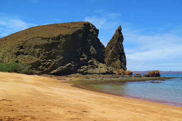 Day Tour to Bartolomé Island and Sullivan Bay