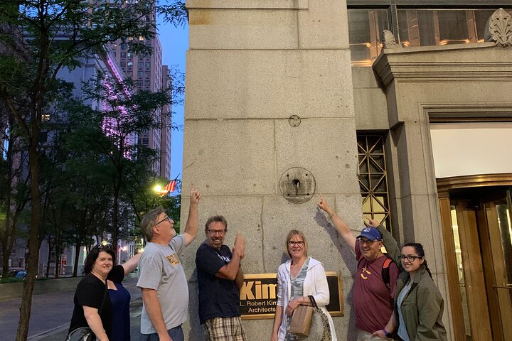 Black & Ghost Tour