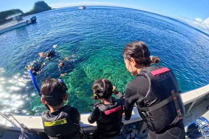 [Okinawa Blue Cave] Snorkeling with Private Guide+ Free Photos