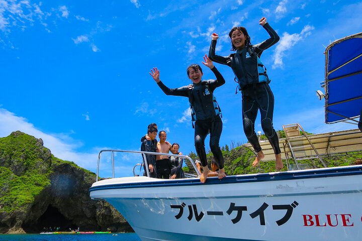 [Okinawa Blue Cave] Snorkeling with Private Guide+ Free Photos