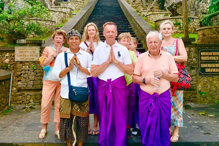 Uluwatu Temple Entry and Kecak Fire Dance Ticket