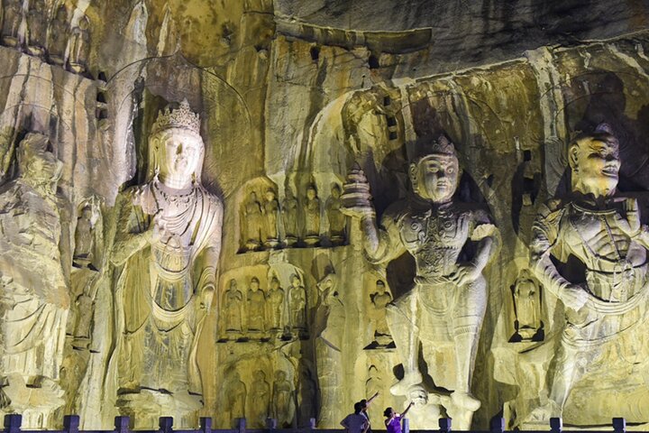 Luoyang longmen grottoes night tour with guide