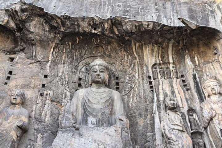 Luoyang longmen grottoes night tour with guide
