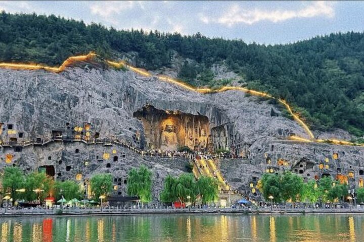 Luoyang longmen grottoes night tour with guide