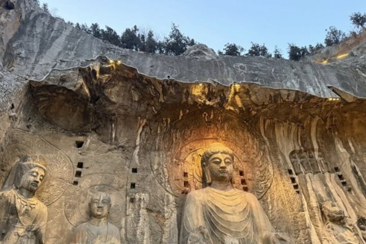 Luoyang longmen grottoes night tour with guide