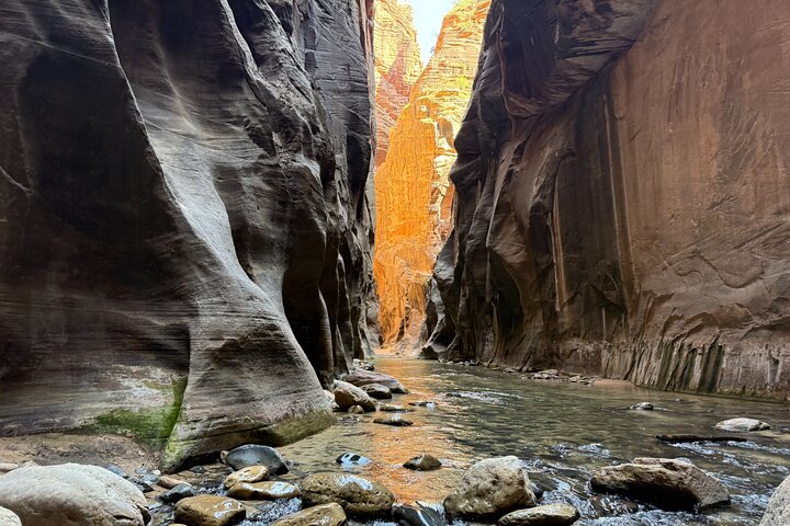 Zion Narrows: Private Guided Hike + Picnic (Gear Included)