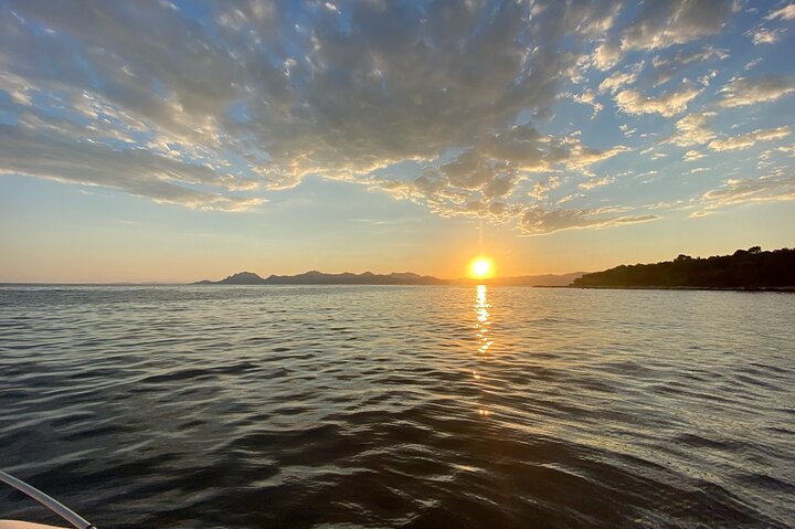 Private escape to discover Cannes & Lerins islands from the sea