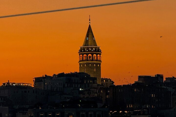 Enjoy Istanbul’s Bosphorus:2-Hour Daytime, Sunset & Night Cruises