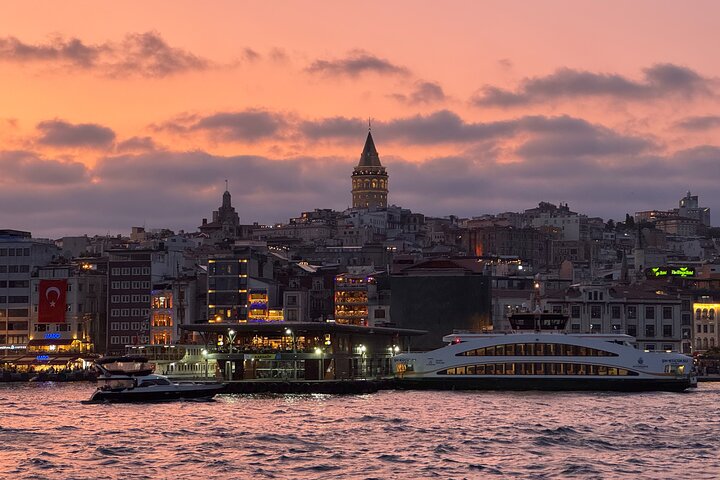 Enjoy Istanbul’s Bosphorus:2-Hour Daytime, Sunset & Night Cruises