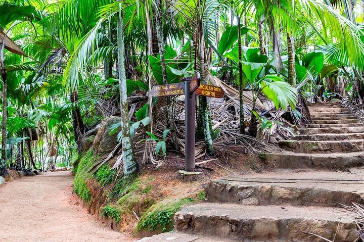 Full Day Praslin Island Tour 8hours