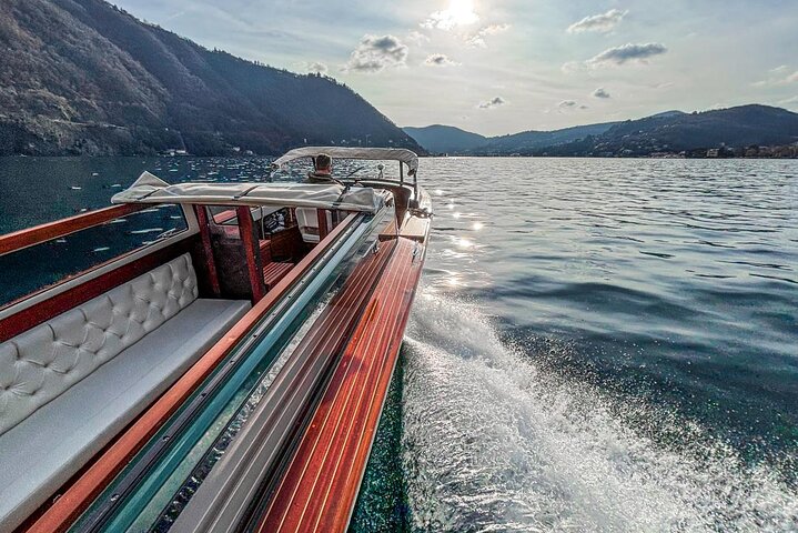Lake Como Private Wooden Boat Tour & Italian Glamour