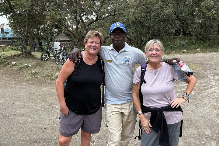 Hell's Gate Cycling Tour & Lake Naivasha Boat Ride from Nairobi