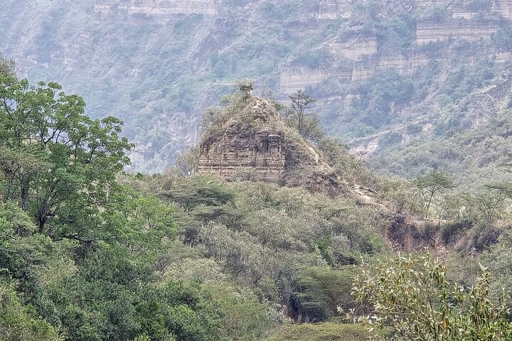 Hell's Gate Cycling Tour & Lake Naivasha Boat Ride from Nairobi