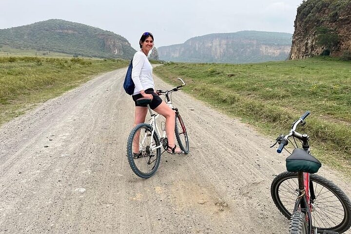 Hell's Gate Cycling Tour & Lake Naivasha Boat Ride from Nairobi