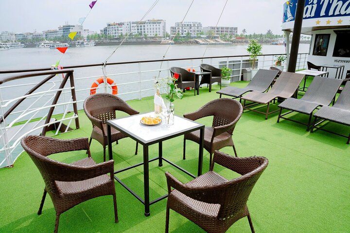 Ha Long Bay Cruise Day Tour - best selling: Kayaking, Swimming, hiking & Lunch